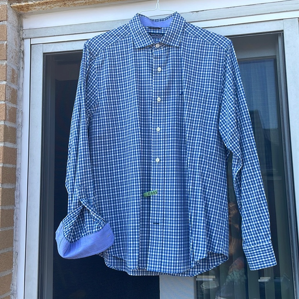 Men’s Nautica Button Down Shirt!